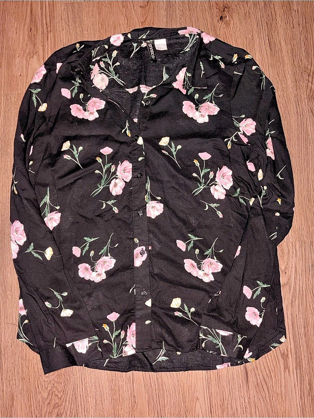 H&M Divided Black Pink Floral Button-Up Blouse Size 0